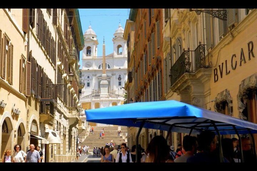 Golf cart tour: explore Rome's iconic landmarkes with ease