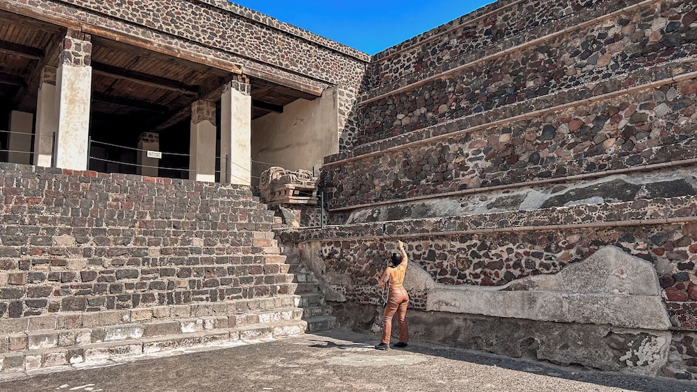 Teotihuacan, Guadalupe Shrine, Tlatelolco & Tequila tasting