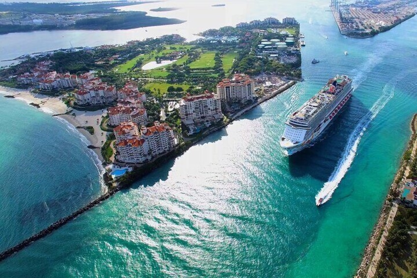The Ultimate Miami Plane Tour: Beaches, Islands, Downtown Skyline