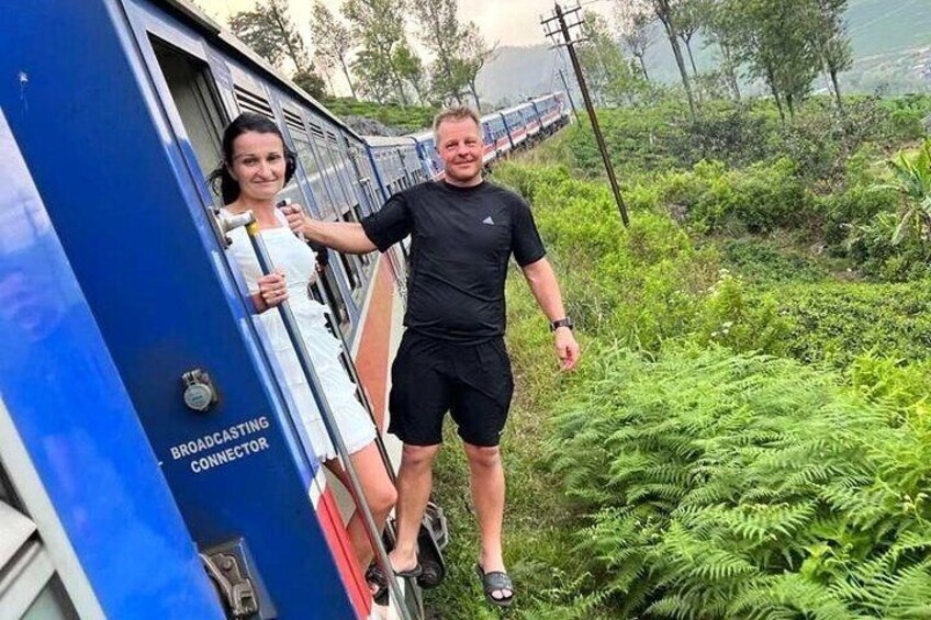 Kandy to Ella Train Tickets - Reserved Seats (Blue Train)