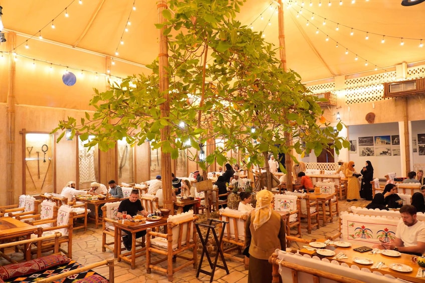 Dubai: Guided Walking Tour, Creek, Souks & Street Food