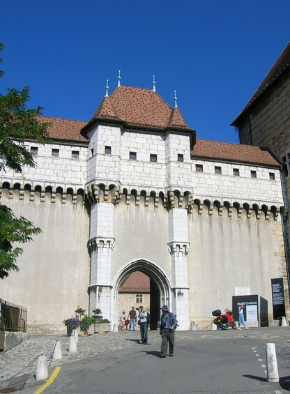 Geneva city and Annecy Private Guided Tour