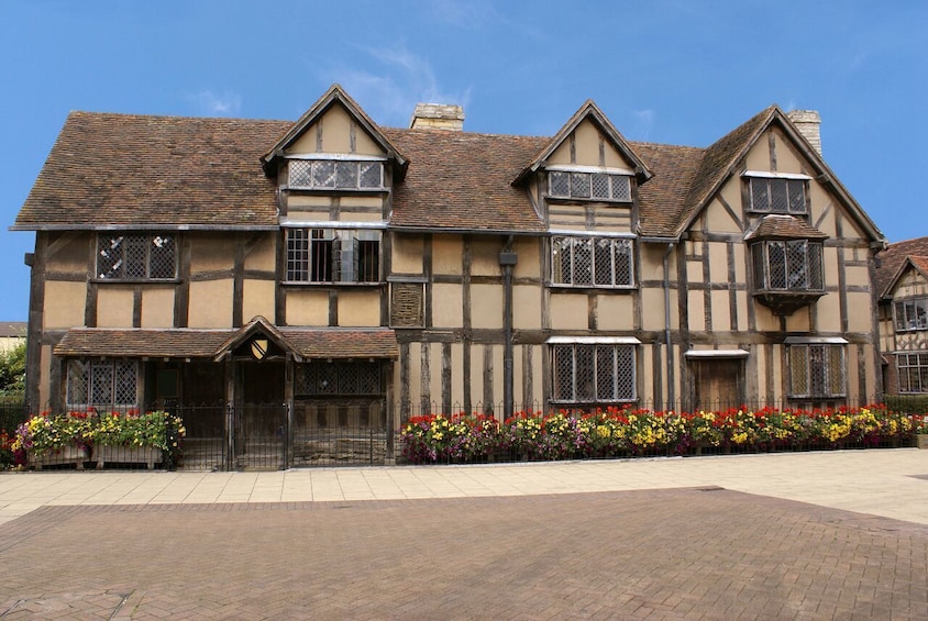 England in 1 Day: Stonehenge, Bath, Stratford-upon-Avon & the Cotswolds