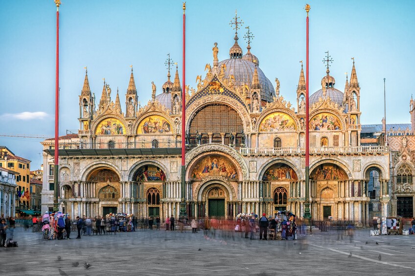 Skip-the-Line: Doge’s Palace & St Mark’s Basilica Small-Group Guided Tour