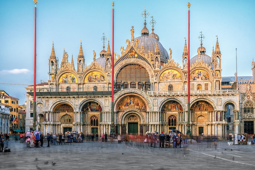 Skip-the-Line: Doge’s Palace & St Mark’s Basilica Small-Group Guided Tour