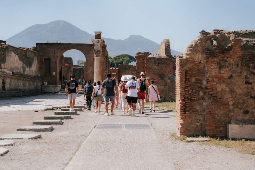 Early Entry Pompeii Tour & Amalfi Coast Day Trip from Rome