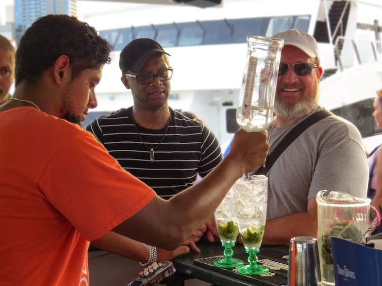 Boat Tour in Miami with a Free Drink
