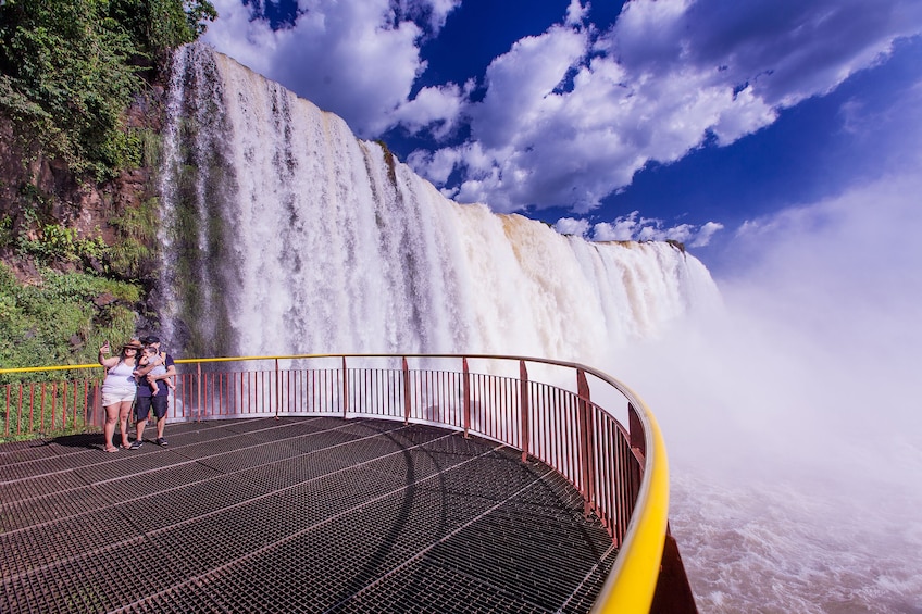 Iguassu Falls Full-Day Tour: Brazil & Argentina sides