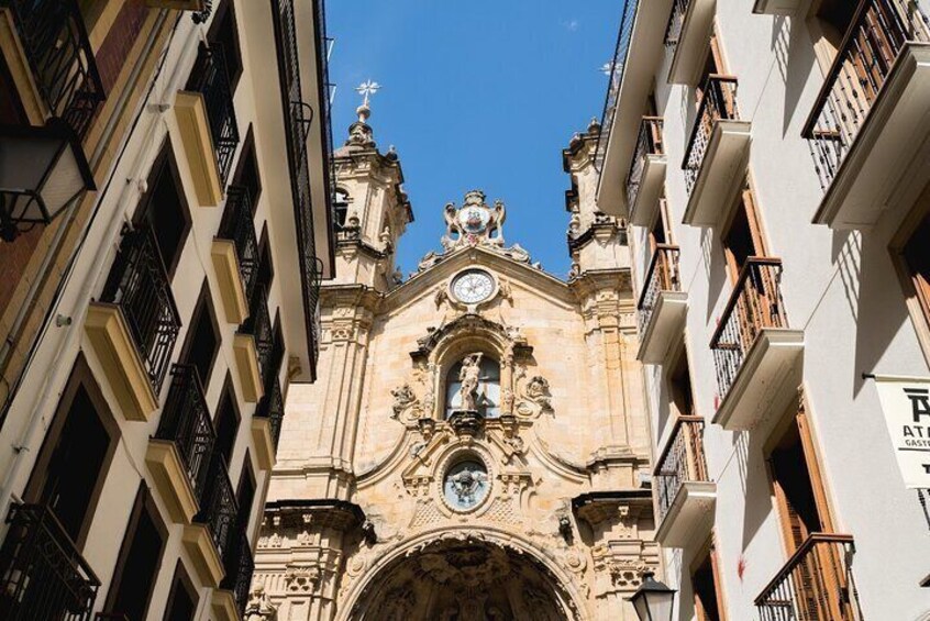 San Sebastian Walking Tour with Pintxo and Drink