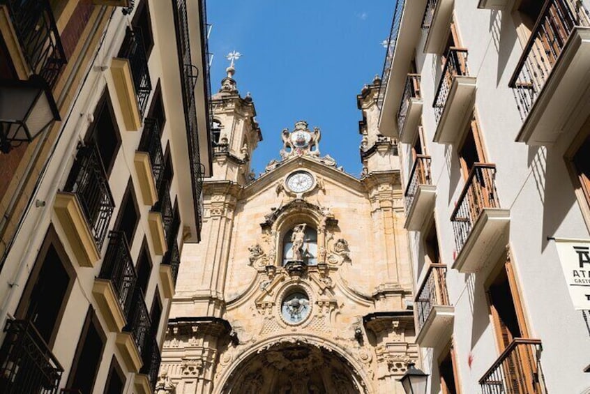 San Sebastian Walking Tour with Pintxo and Drink