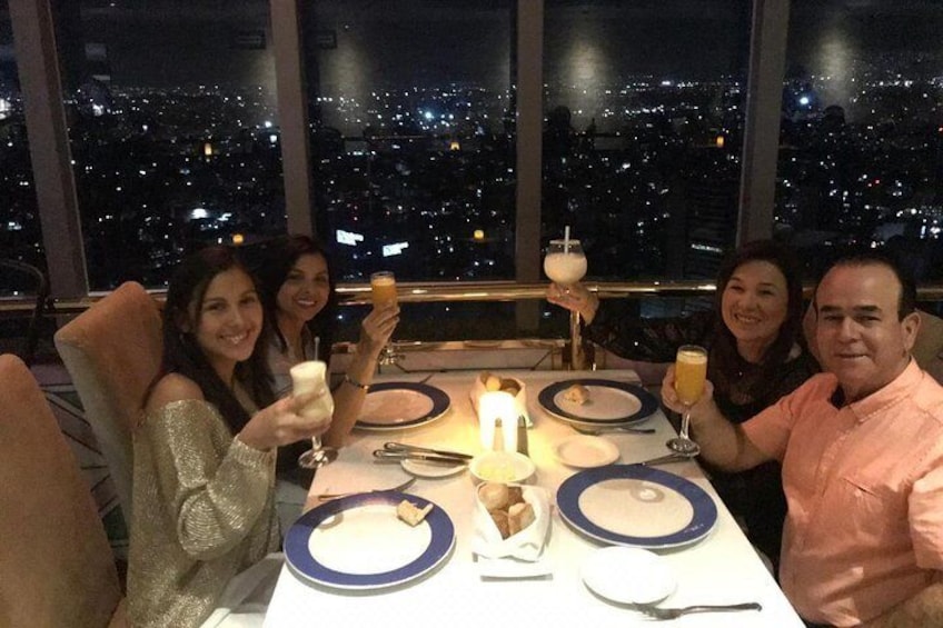 Dinner at a panoramic restaurant and show at Plaza de los Mariachis