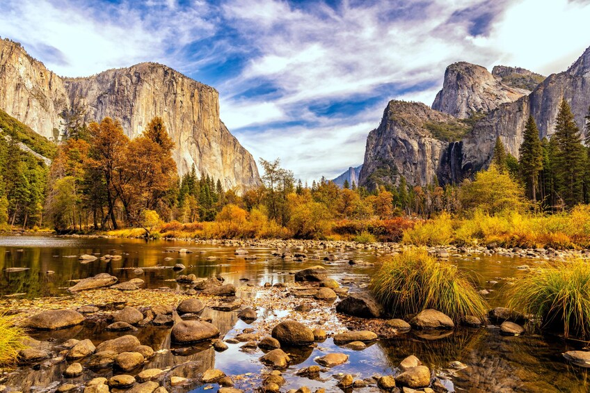 Yosemite Hotel Tour with Accommodations at Cedar Lodge