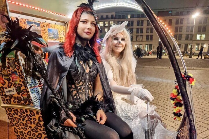 Rickshaw Tours Berlin - Groups of up to 16 people with several rickshaws
