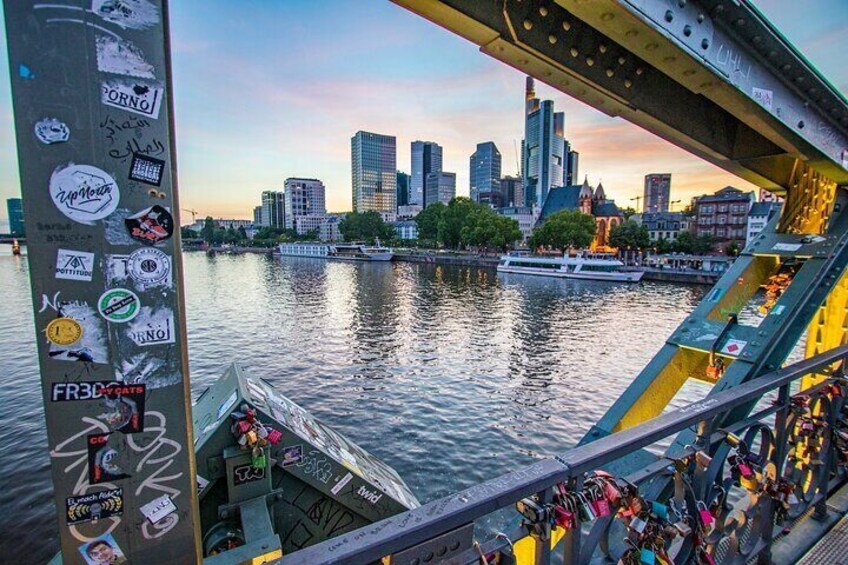 Explore Frankfurt in 60 minutes with a Local