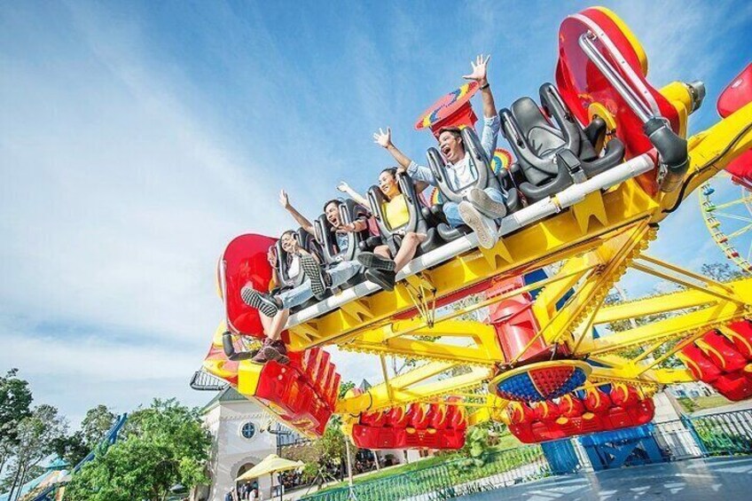 Vinwonder Amusement Park Full-Day Tour with River Safari from Da Nang