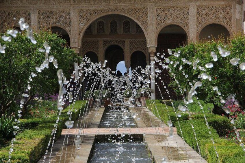 Granada Day Trip from Seville with Skip-the-line Alhambra Access