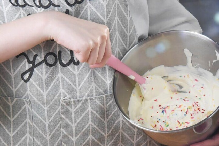 Hong Kong Cultural Experience: Making Milky Mooncakes