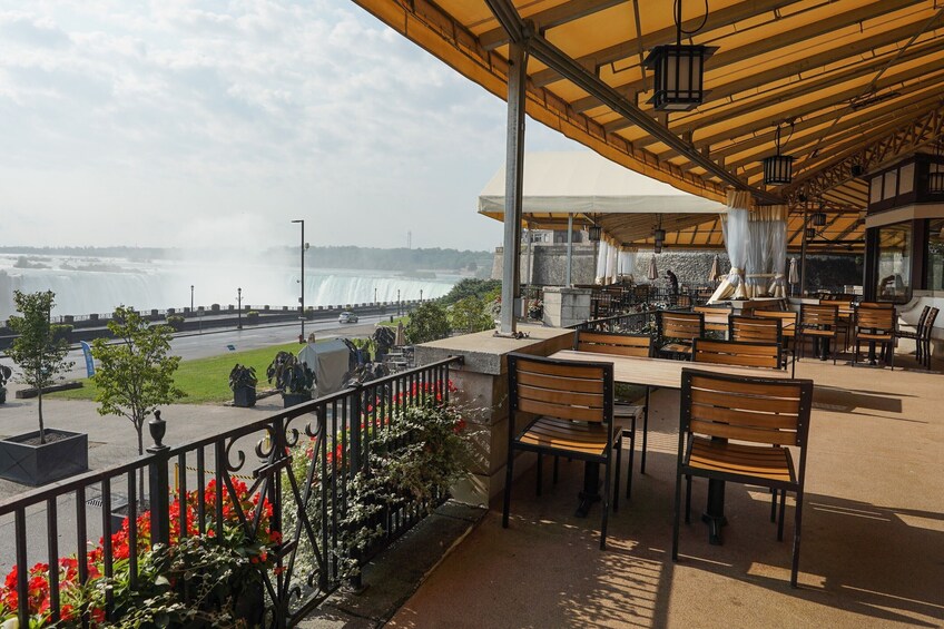 Niagara Falls Day Trip with Optional Cruise & Lunch