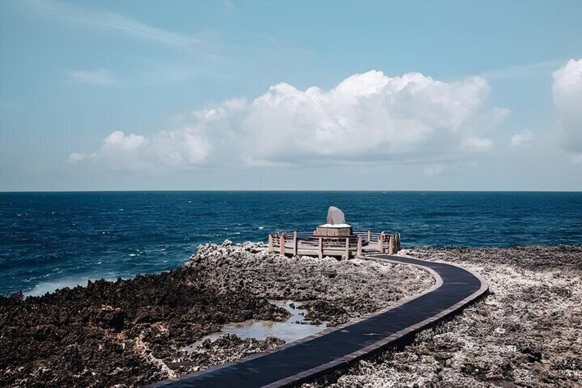Bali Full-Day Uluwatu Sunset Tour, Kecak Dance, Seafood Dinner9