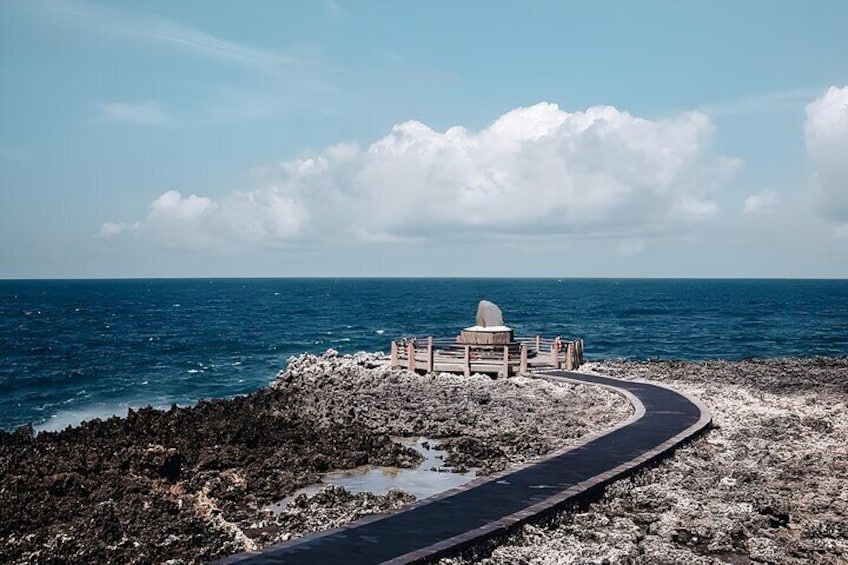 Bali Full-Day Uluwatu Sunset Tour, Kecak Dance, Seafood Dinner9