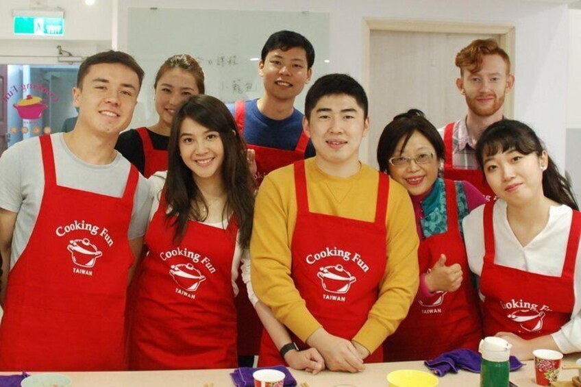 Taiwan Traditional Light Meals Experience -A- Xiao Long Bao, Pork thick soup, Bubble milk tea. (Taiwan Cooking Classes)