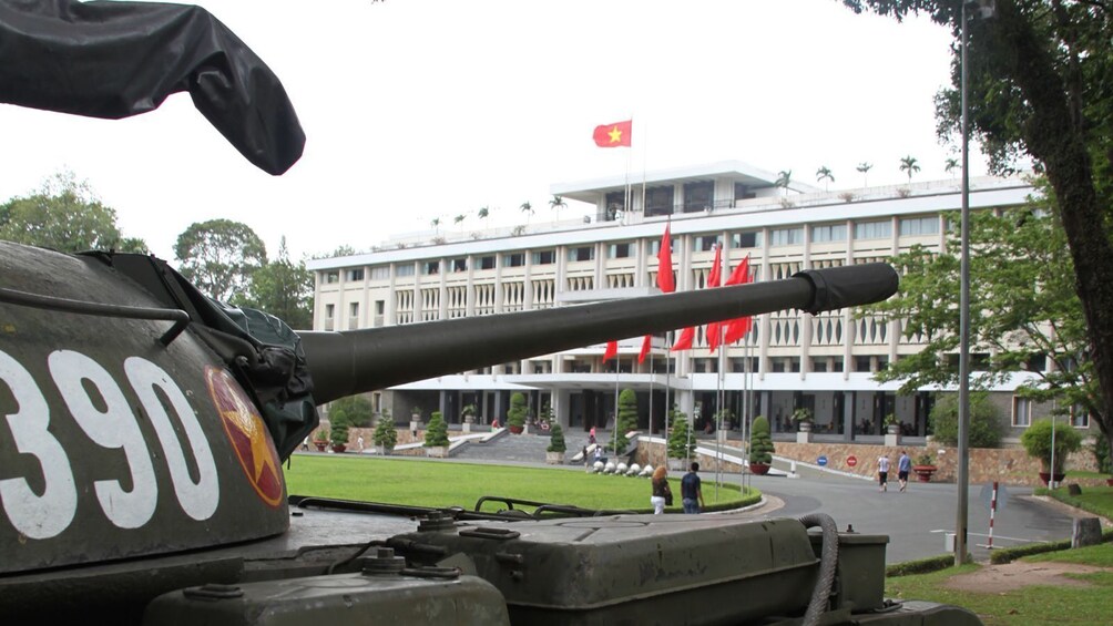 5 Day Ho Chi Minh - Cu Chi Tunnels & Can Tho 