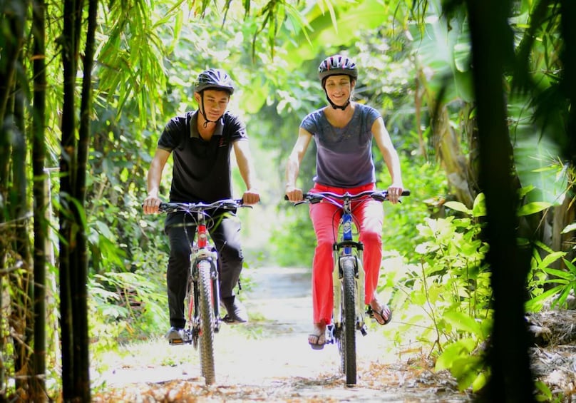 5 Day Ho Chi Minh - Cu Chi Tunnels & Can Tho 