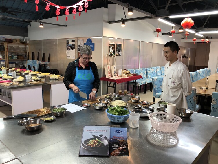 Private Wet Market Tour & Chinese Cooking Course