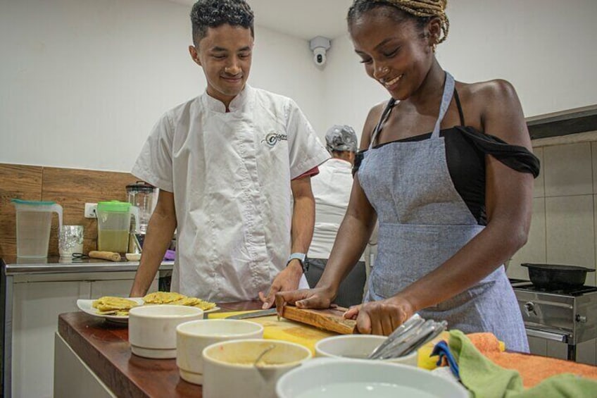 Cooking Class In A Real Restaurant At Old City