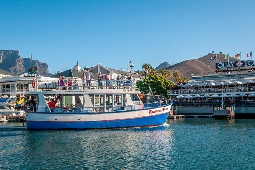 Cruise and Dine Dinner / Cape Town: Sunset Champagne Cruise and 3-Course Dinner