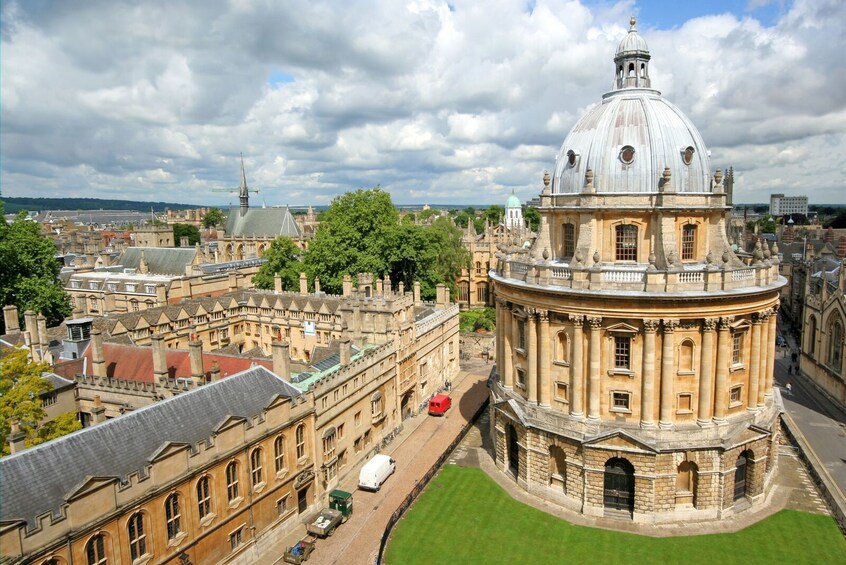 Shakespeare’s Stratford, Warwick Castle, Cotswolds & Oxford