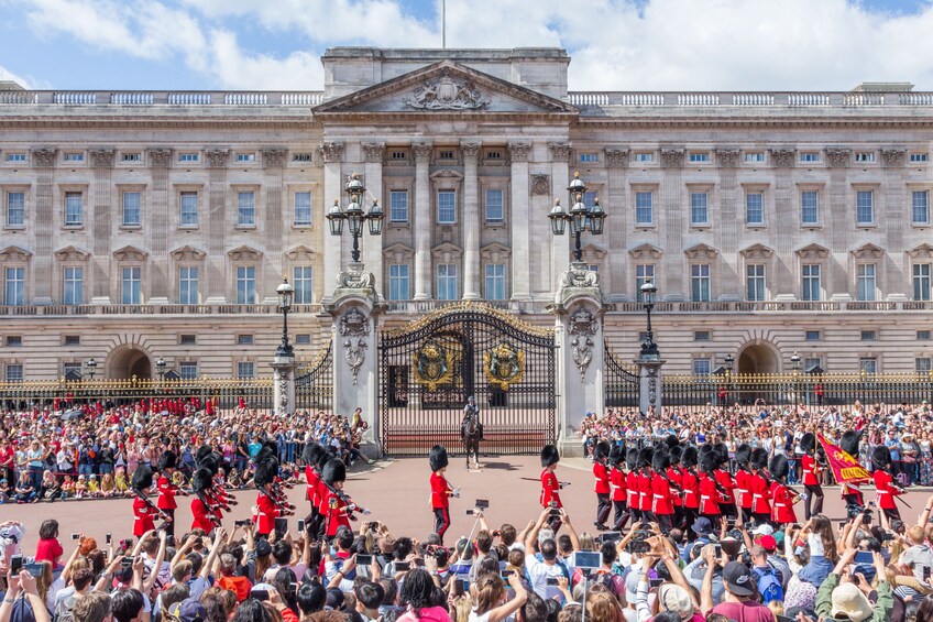 St Paul's Cathedral & Changing of the Guard Tour