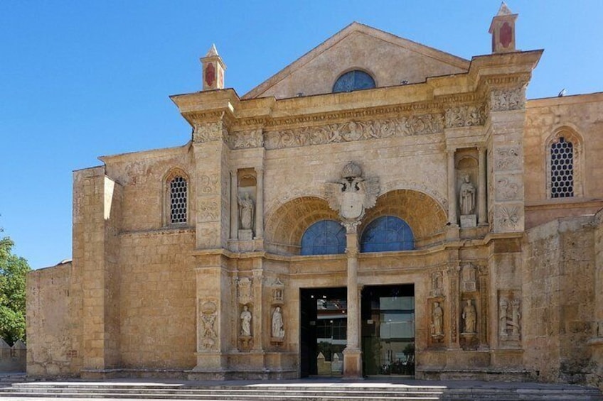 Santo Domingo Cathedral front view