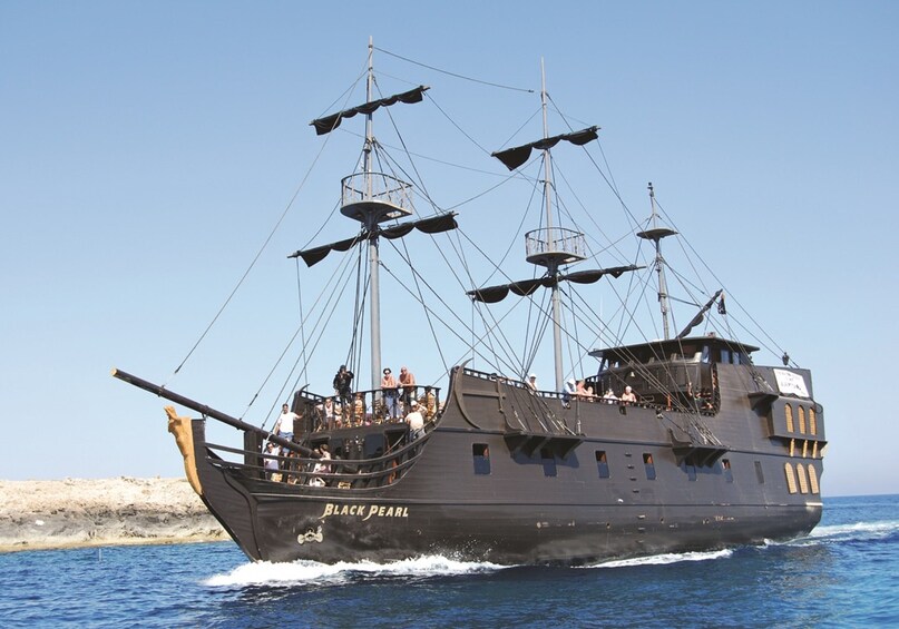 Black Pearl Pirate Cruise with Onboard Entertainment