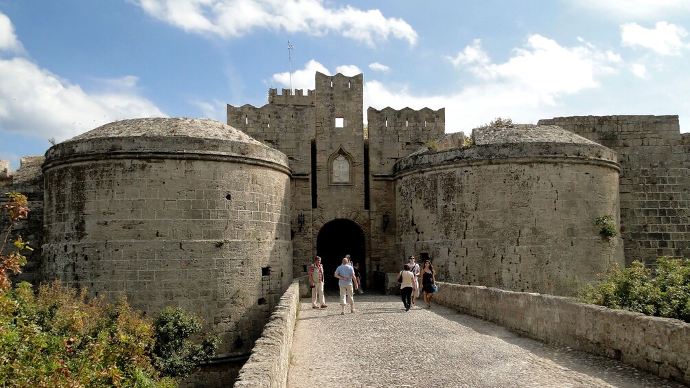 Grecian vacationers photograph castle