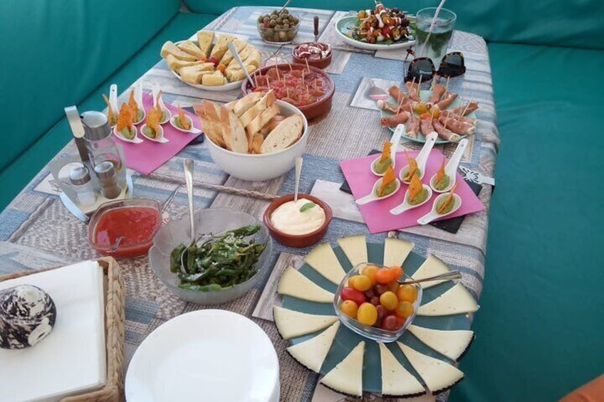 Mallorca Catamaran Small Group Cruise with Tapas