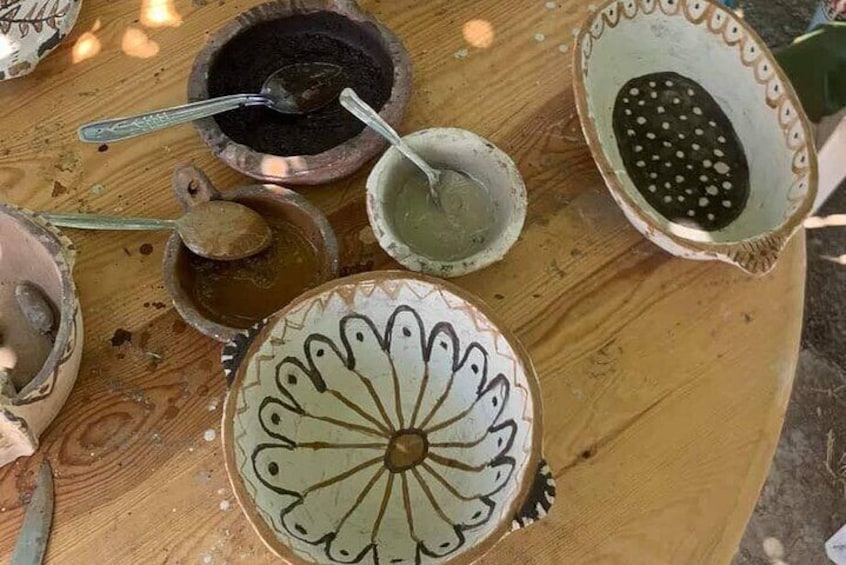 Pottery feminine art in Chefchaouen