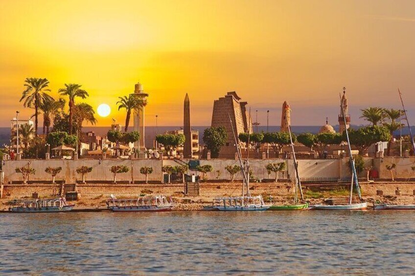 4 Nights Cruise Luxor, Aswan, Abu simbel, Balloon,and Tours By Bus From Hurghada