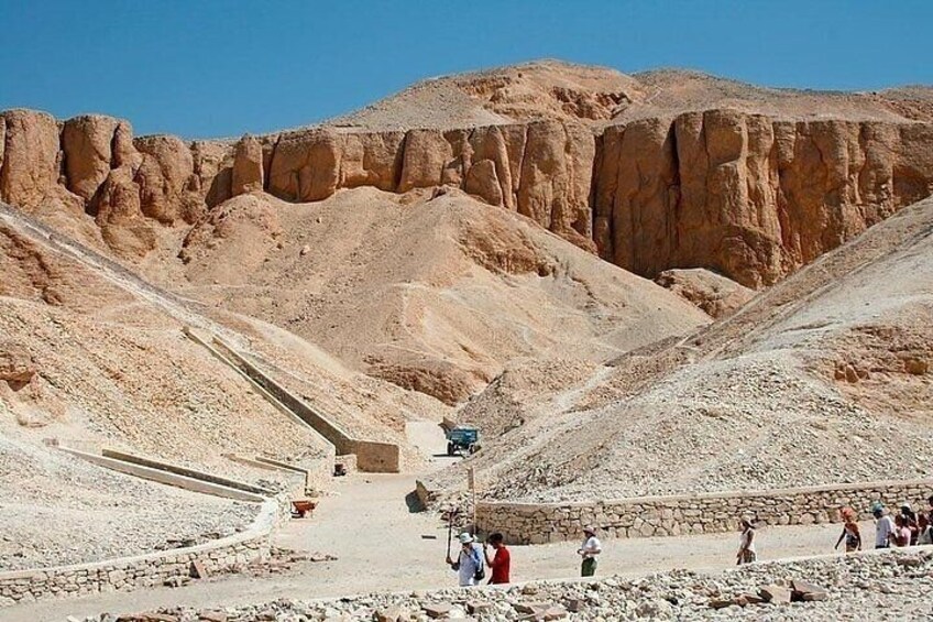 4 Nights Cruise Luxor, Aswan, Abu simbel, Balloon,and Tours By Bus From Hurghada