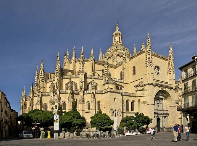 Segovia, Ávila and Toledo Guided Daytrip from Madrid