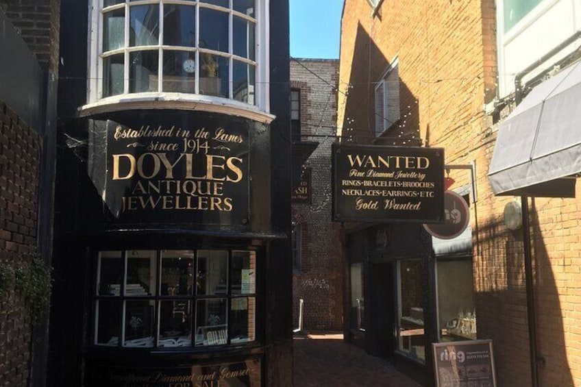 Enjoy winding through the warrens of the laines