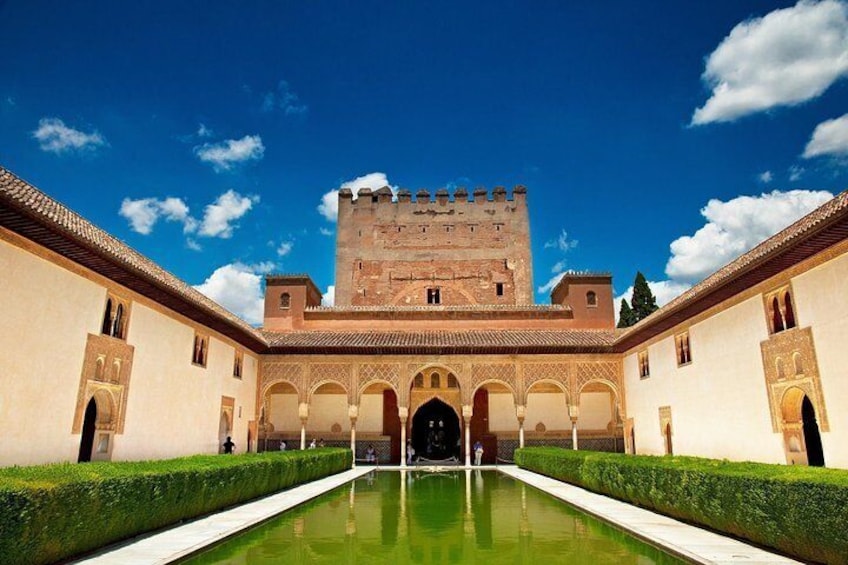 Alhambra noctuna