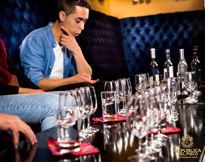 Night tour by Miraflores and Pisco Sour demonstration in Barranco