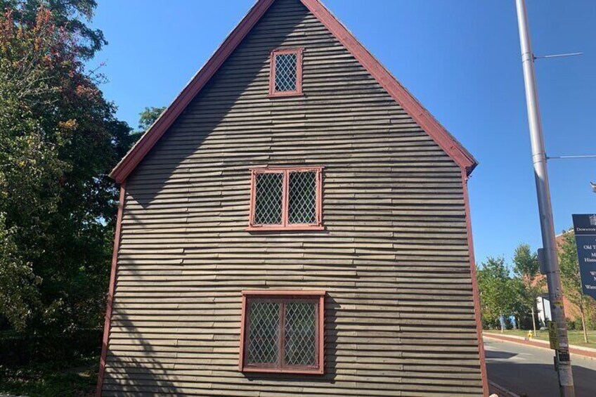 Self-Guided Smartphone Ghost Walking Tour in Salem