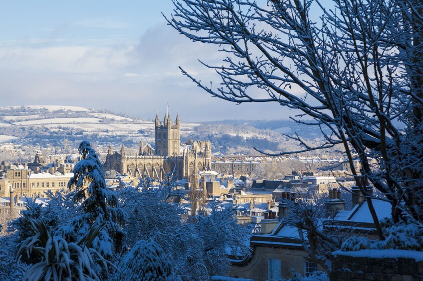 Windsor Castle, Stonehenge & Bath Day Tour with Expert Guide