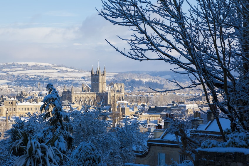 Windsor Castle, Stonehenge & Bath Day Tour with Expert Guide
