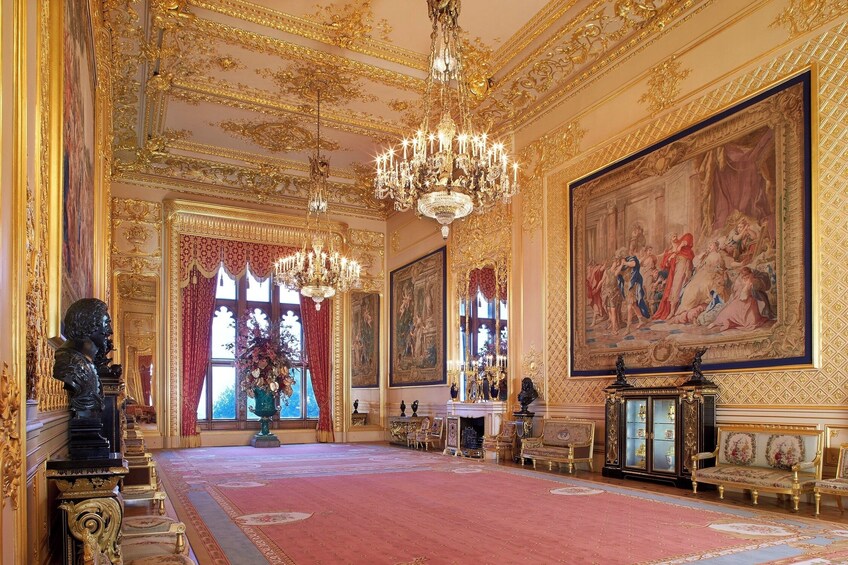 Windsor Castle, Stonehenge & Bath Day Tour with Expert Guide