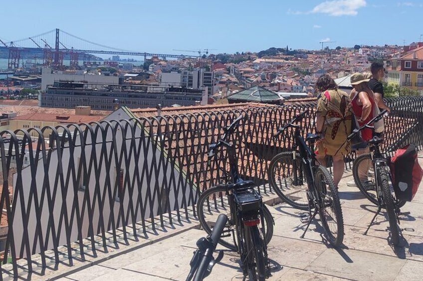 7 Hills and 14 Viewpoints - Lisbon E-Bike Tour