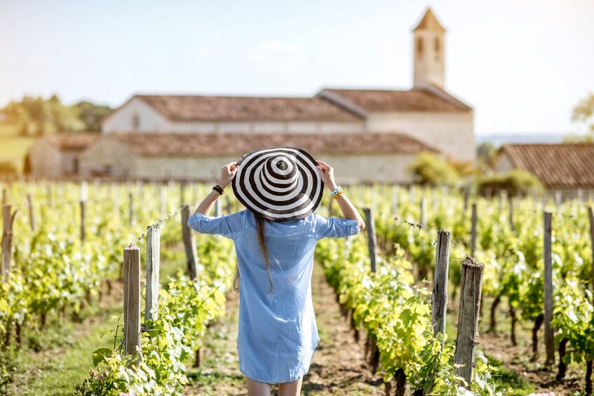 Grand Cru Château & Saint-Emilion Visit From Bordeaux 