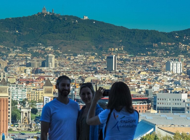 Private Full-Day City Highlights & Skip-the-Line Sagrada Familia Tour